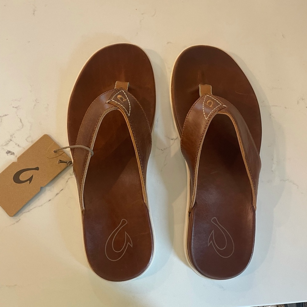 NWT OluKai Nalukai Sandal - Men size 10, “Fox” color